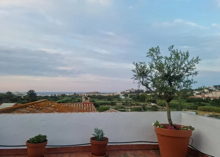 Amb encant i estil Mediterrani en zona tranquilla de Llançà i amb terrassa